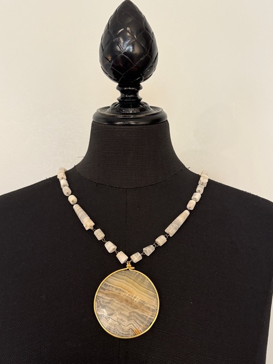 Vintage Jewelry - 70s Vintage Agate Pendant Necklace